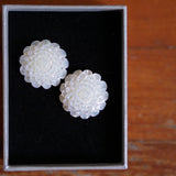 White Mother Pearl floral ear studs (L)